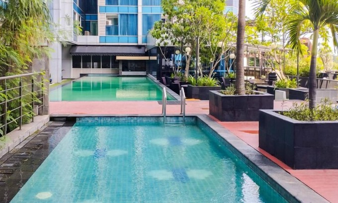 Jatinegara Apartment | Great City View Studio At Tamansari The Hive Apartment
