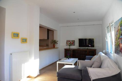 Pella Region House | Happinies apartments 1