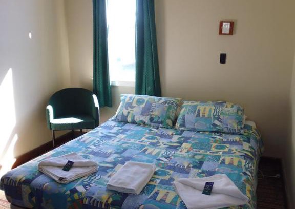 Penguin Hostel | Happy Backpacker