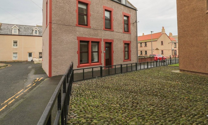 Eyemouth House | HARBOUR RETREAT, pet friendly, character holiday cottage in Eyemouth