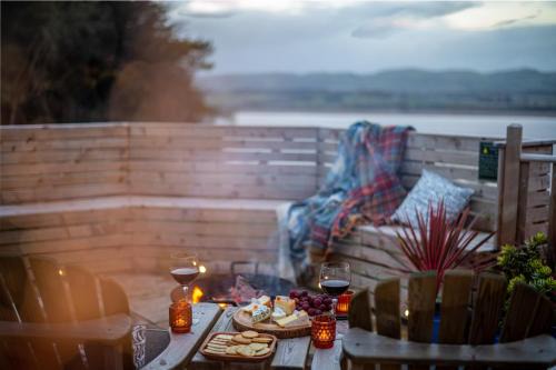 Cupar House | Hillside Snug with hottub which sleeps-2 in Fife