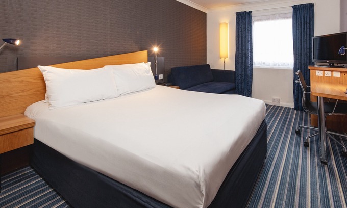 Inverness Hotel | Holiday Inn Express Inverness by IHG