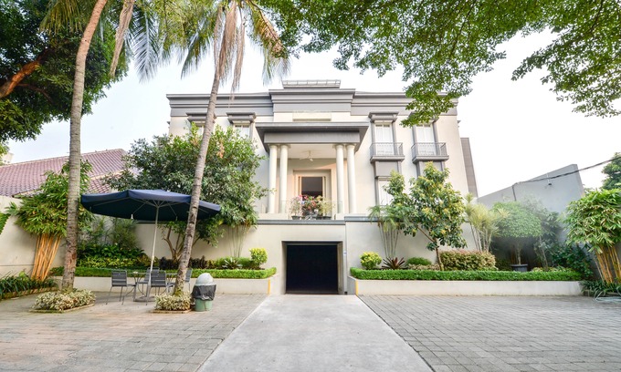 Grogol Utara Hotel | Home 899 Patal Senayan