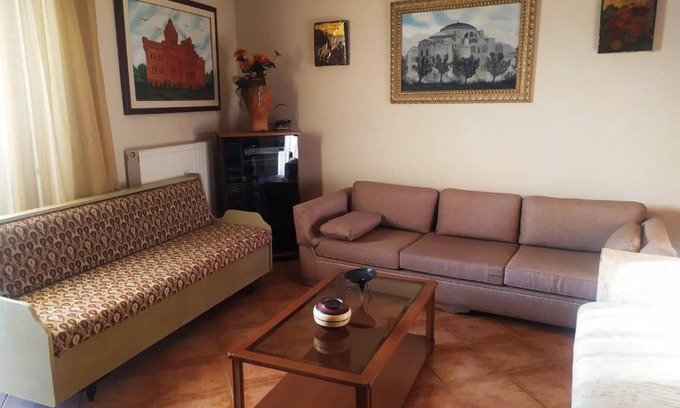 Spata-Artemida Apartment | Homely