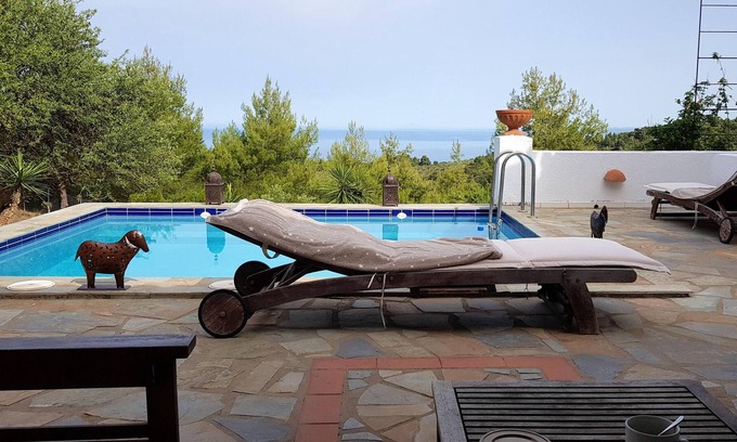 Lepreo Villa | Homerez - Spacious villa 5 km away from the beach for 8 ppl. with swimming-pool