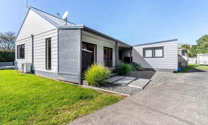Waihi Beach House | House ∙ 1 bedroom ∙ 7 guests