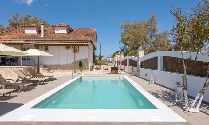 Agrilia House | Ilenia's 3 Bedroom House With Private Pool