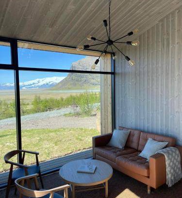 Hofn Ski Chalet | 60 m² Chalet ∙ 3 bedrooms ∙ 8 guests