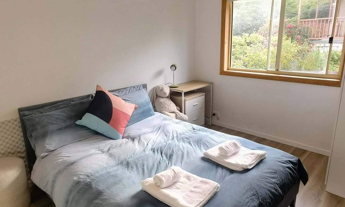 Sandy Bay Apartment | Knowledge Lodge, cozy studio apartment 3