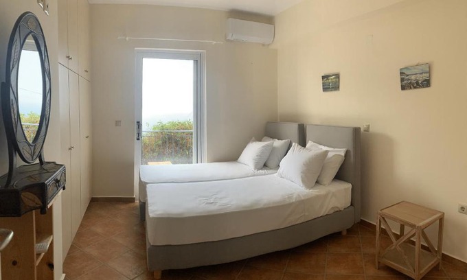 Mousata House | La Vista Mare