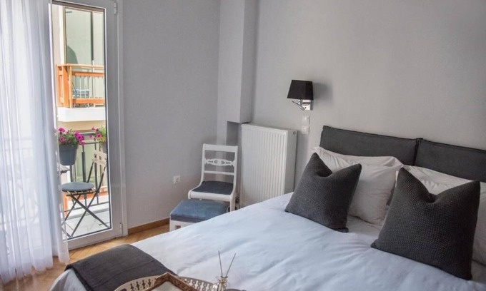 Athens City Centre Apartment | Living near Acropolis - studio apartment