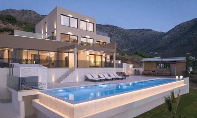 Bali Villa | Luxurious Villa Dias with Tennis Court by Estia