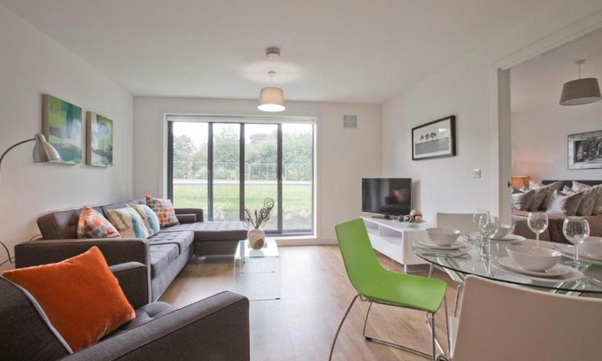 Bucksburn Apartment | LUXURY 2 BED Apartment in Stoneywood, Aberdeen