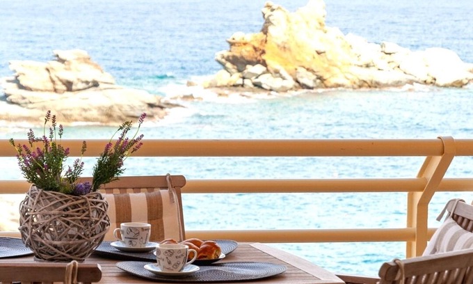 Agia Pelagia House | M&N Luxury, view and family apartment