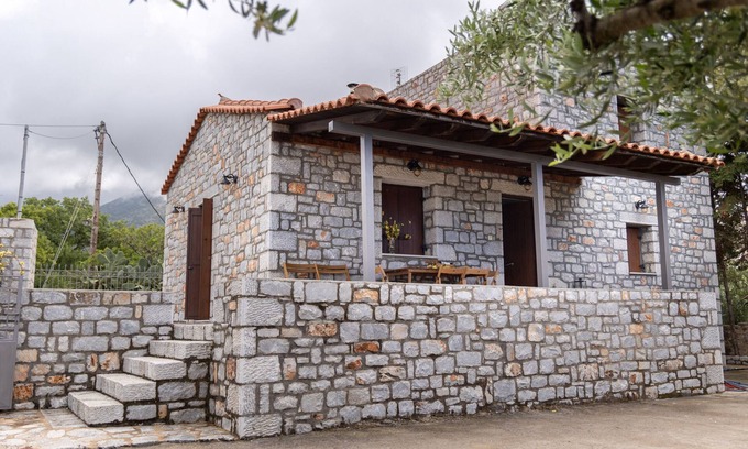 Omales Ski Chalet | Mani Sea & Stone House, Sea Views & Authentic Charm