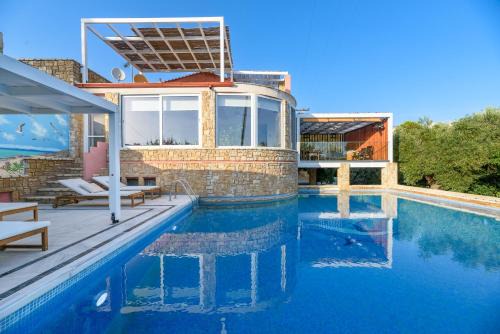 Elia Villa | Maria Elena Villas III