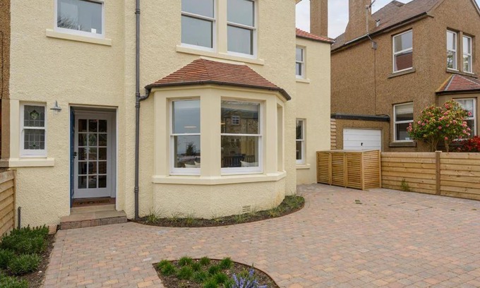 Gullane House | Marine House