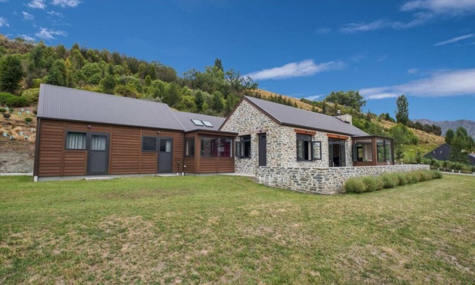 Lower Shotover House | Maunga - Mountain Views
