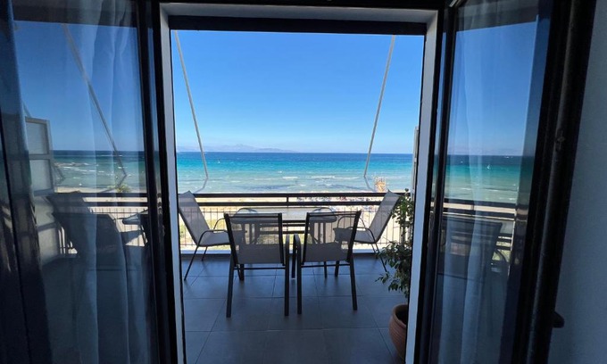Spata-Artemida Apartment | MEDORA By the Sea Near Airport
