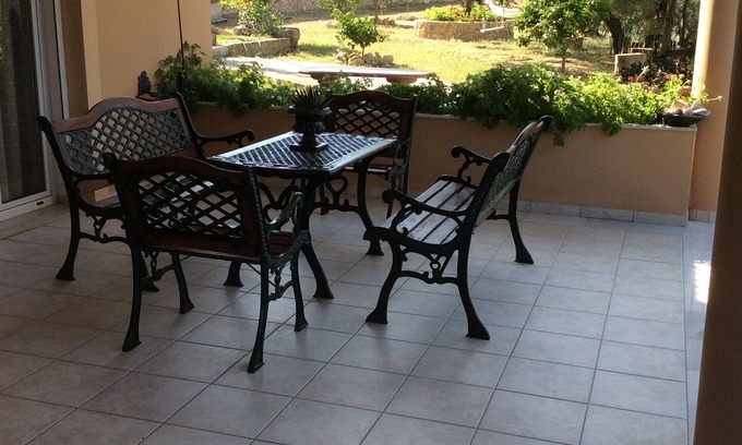 Menegata House | Menegata Family Home & Garden