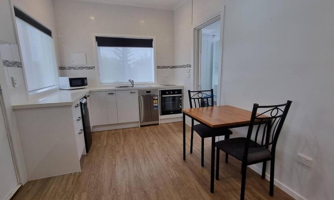 Montello Apartment | Modern 1 bedroom studio free parking close to CBD
