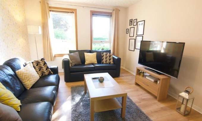 Comely Bank Apartment | Modern 2 Bedroom Ground Floor Flat