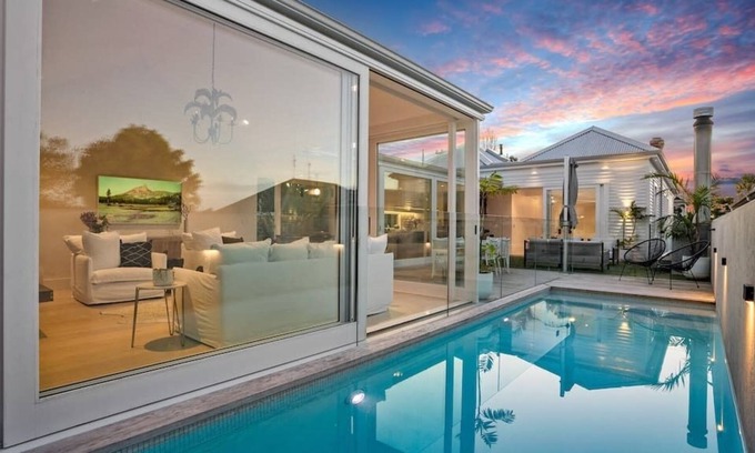 Grey Lynn House | Modernised Heritage Villa in Grey Lynn