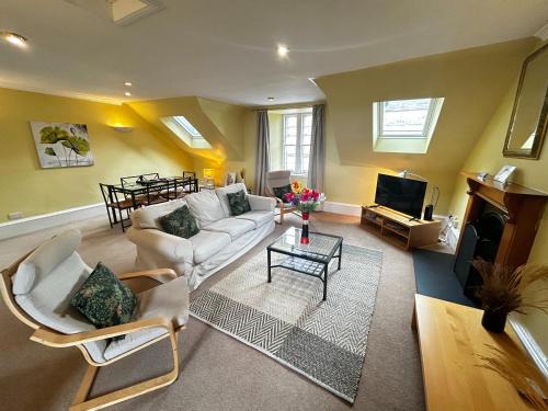 Old Town Apartment | Parliament Sq (apt 5) Royal mile