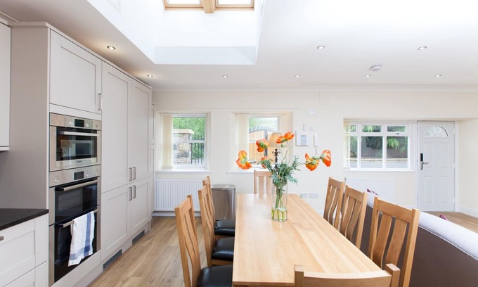 Duddingston House | Pass the Keys | Historic Stone Built 4 bedroom Cottage with private car park