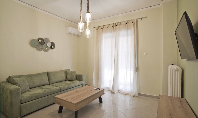 Piraeus Apartment | Piraeus Wave Stylish Apt Near Marina & Beach