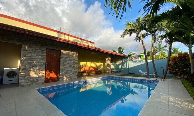 Barrio Ricos y Famosos House | Private Casa 42 By The Beach