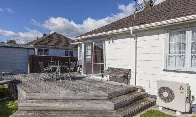 Lower Hutt Resort | Private room ∙ 1 guest