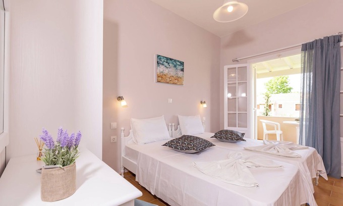 Roda Apartment | Relax Studios AVRA - ground floor studio