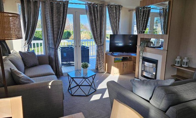 Prestonpans Resort | Resort ∙ 2 bedrooms ∙ 6 guests