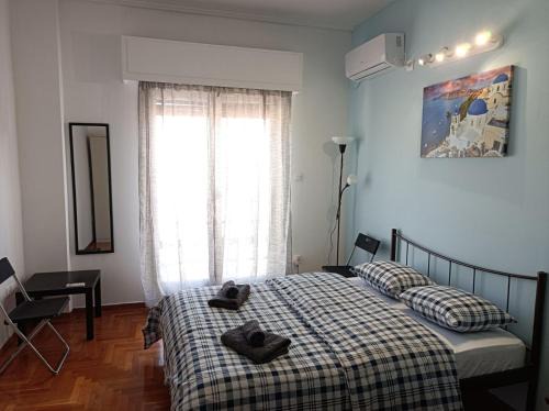 Neos Kosmos House | Rooms in the apartment (Leontiou)