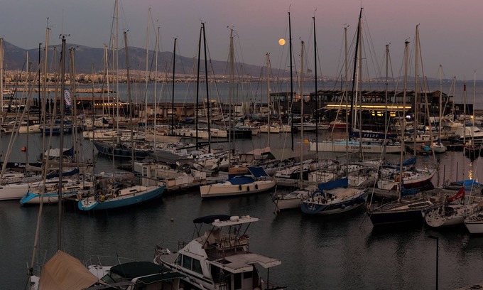 Mikrolimano Villa | Seaside Grey Pearl Villa nSea Views, Ideal for Artists & Dreamers