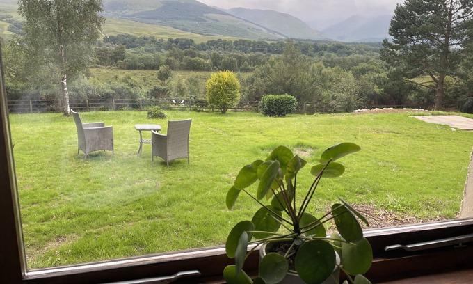 Roybridge House | Self-contained rural home with mountain views