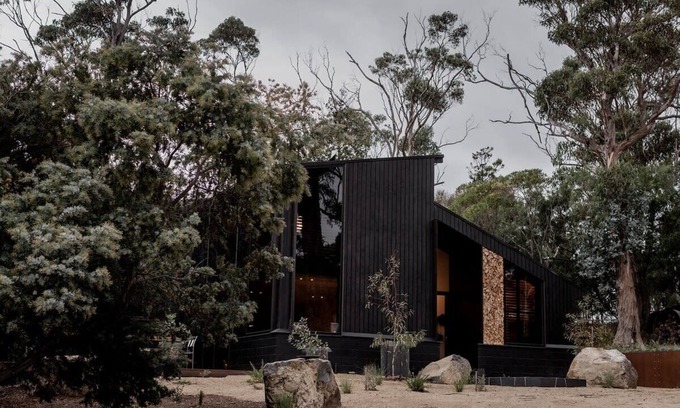Spring Beach House | 'Sisters' - Cliff top cabin with hot tub