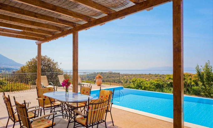 Karavados Villa | Stamo, Beautiful villa in Trapezaki w/