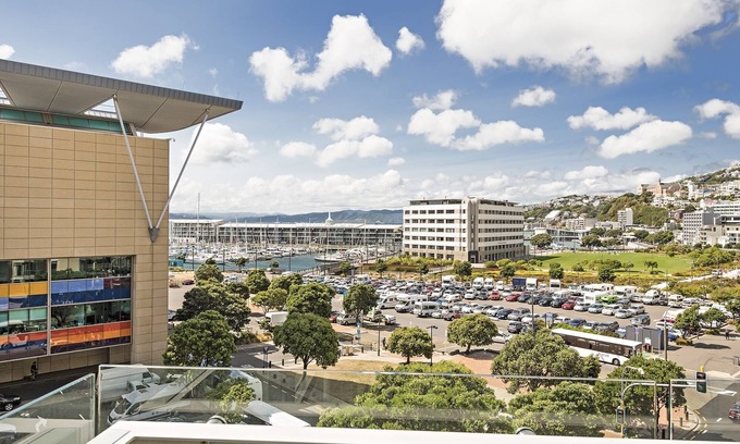 Te Aro Apartment | Stay in the City - Wellington Marina View