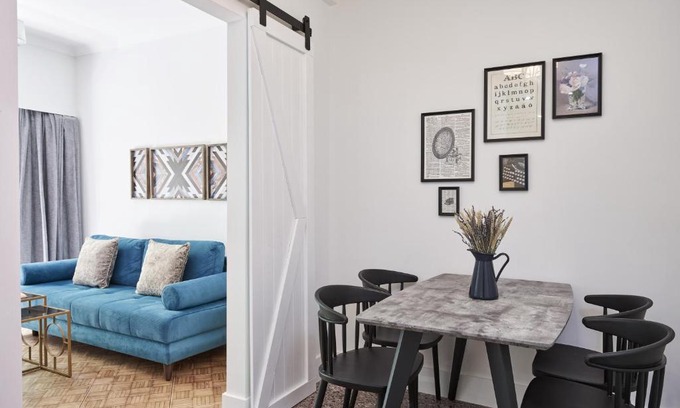 Athens City Centre Apartment | Stylish Apt next to the Archeological Museum