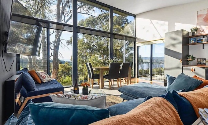 Grindelwald Apartment | Tamar Valley Treetop Retreat
