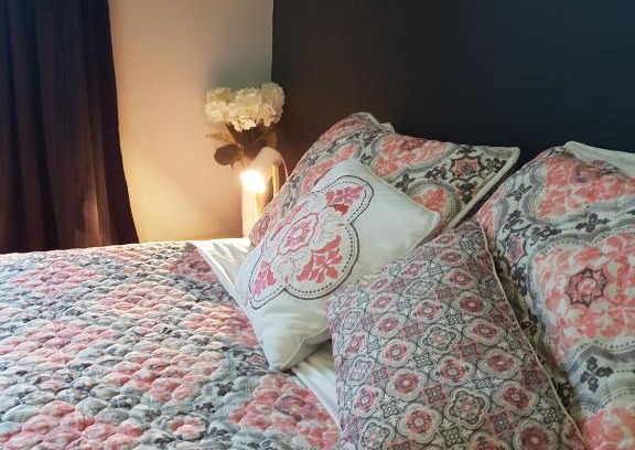 Hokitika House | The Blackhouse private guest room