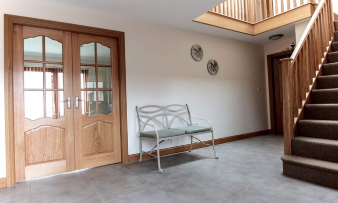Dunfermline Cottage | The Bothy. 5 star, 3 bedrooms.