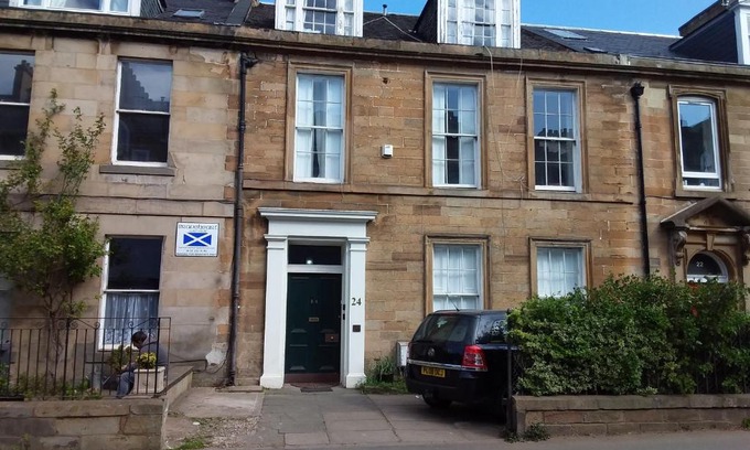 Tollcross House | The Braveheart House