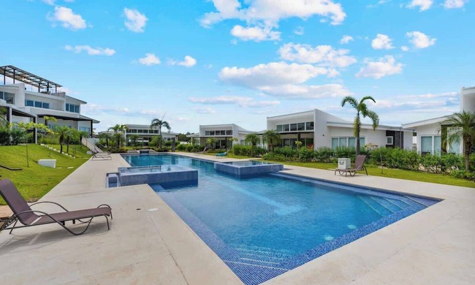 Rio Seco Condo | The Enclave
