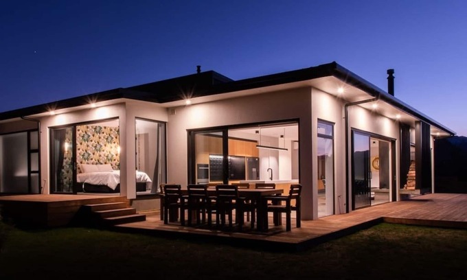 Wanaka House | The Gem in Peninsula Bay