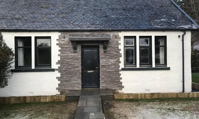 Barcaldine House | The old School house countryside bungalow