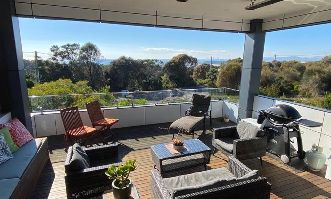 Greens Beach House | The Salty Gem - Greens Beach Tasmania