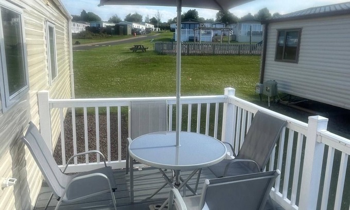 Dunbar House | Thurston Manor Private Caravan Rental